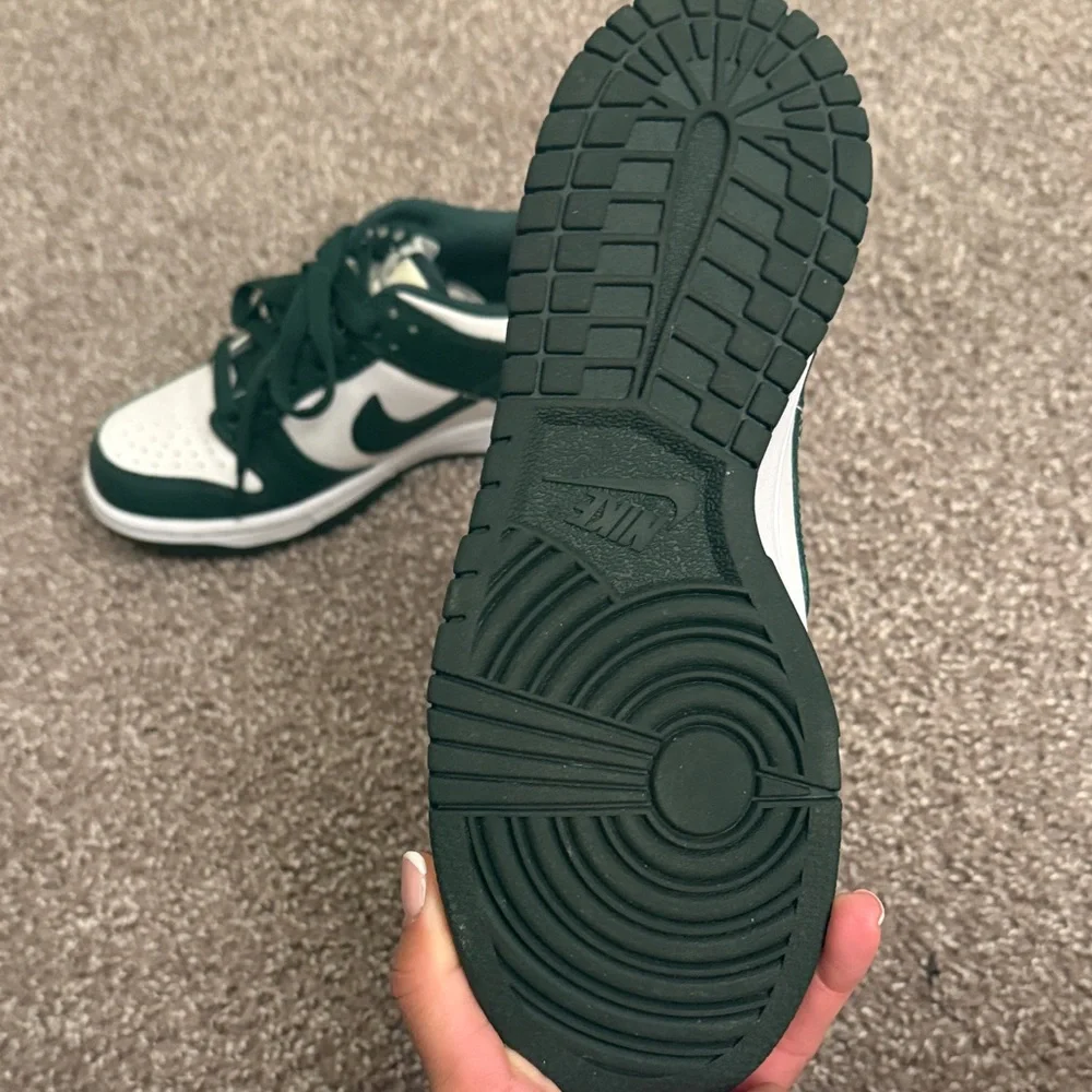 Nike dunks - Picture 3 of 3